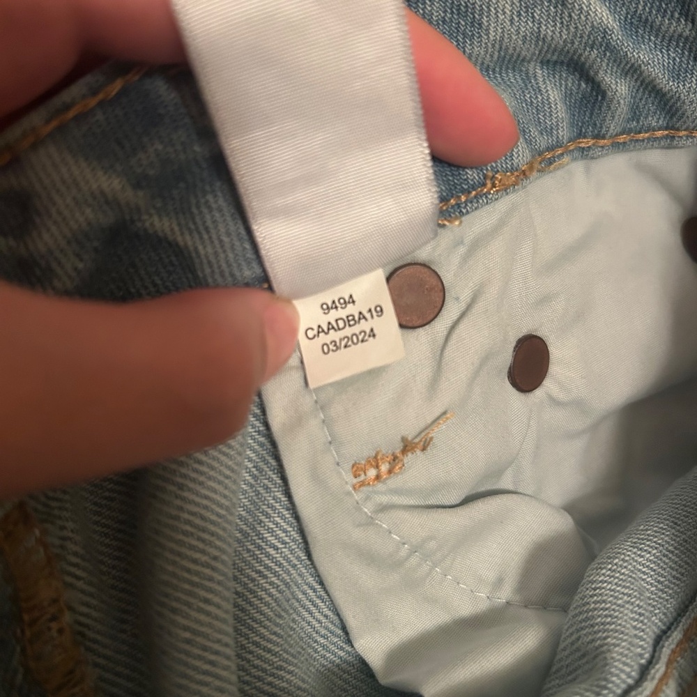 Low Rise Baggy Jeans - Picture 6 of 6